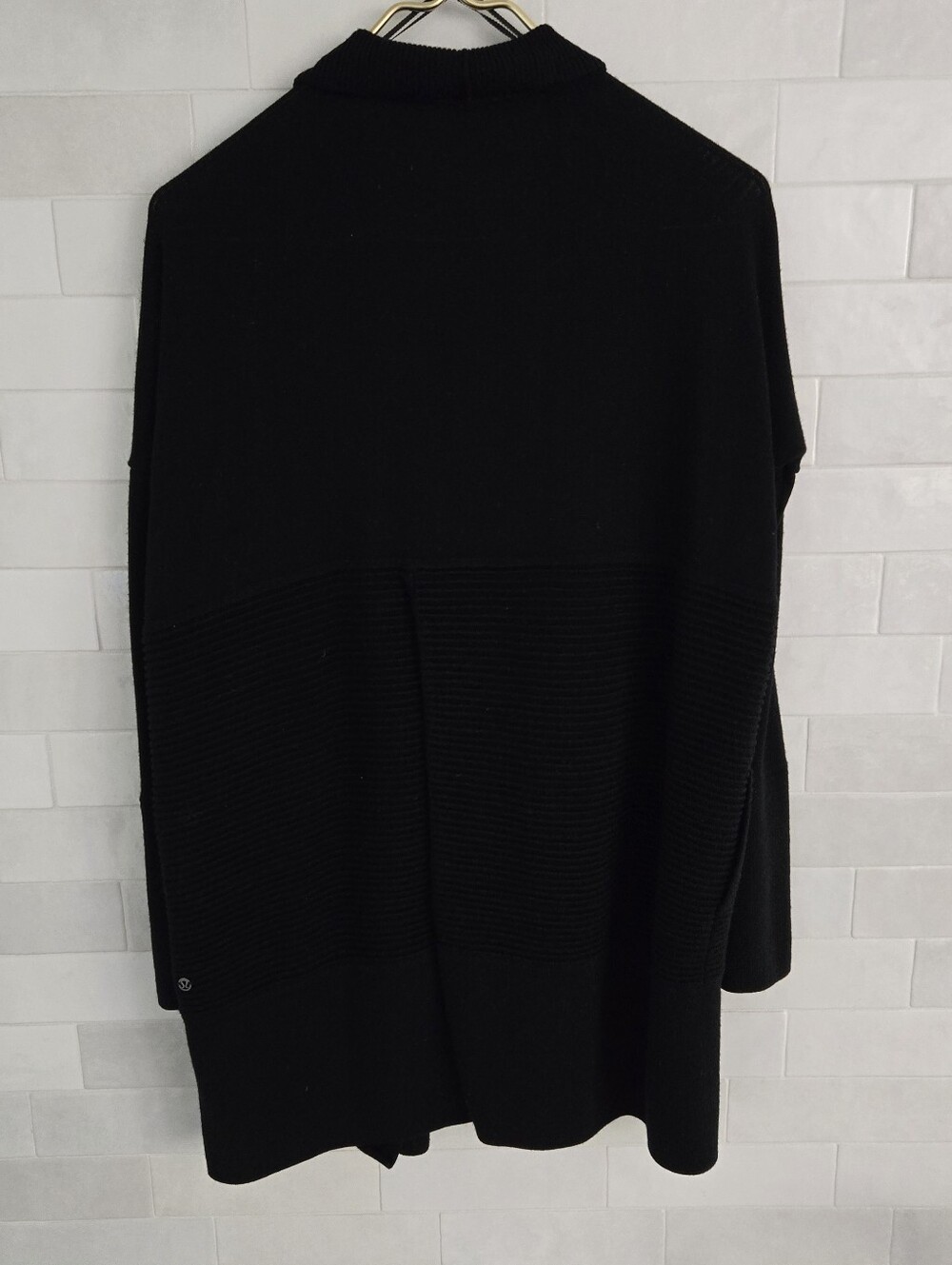 Lululemon 100% Merino Wool Sit In Lotus Wrap II Black Cardigan Sweater Top - Picture 6 of 9